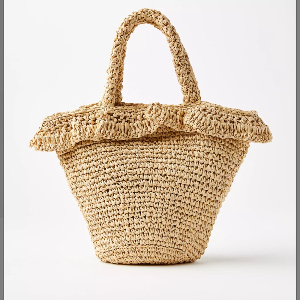 Ruffle Straw Bag